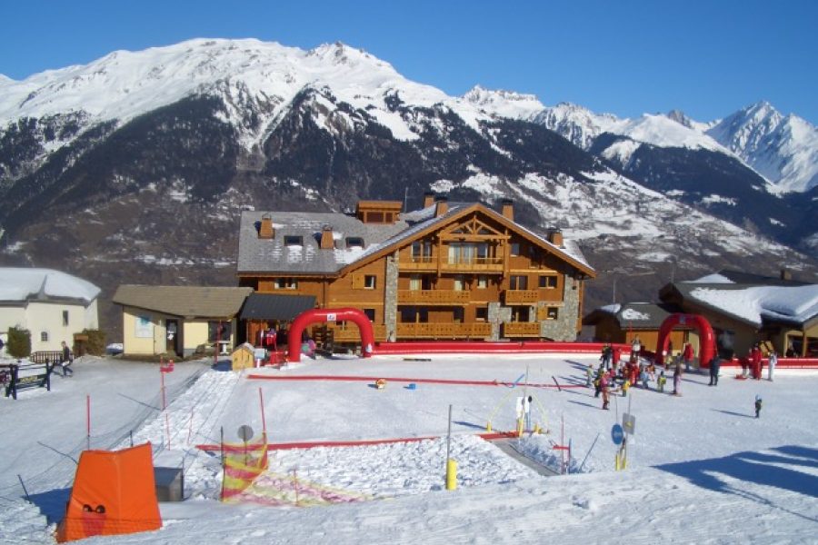 L’école de ski et le télécabine